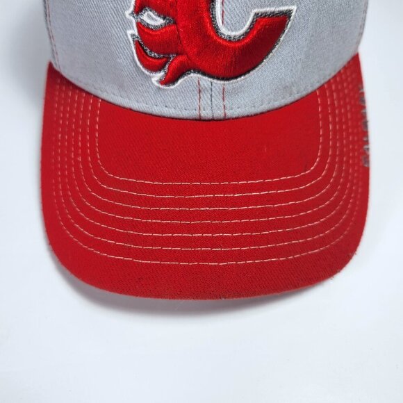 Calgary Flames Cap Hat Cap Med / Large Zephyr NHL Stretch Fit Hockey Grey & Red - Picture 4 of 11